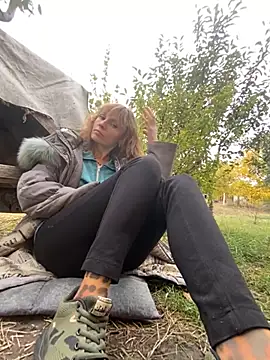 Snapshot of Anita-Smith chatting on 7, 10, 2025 Anita-Smith online show from 7, 10, 2025