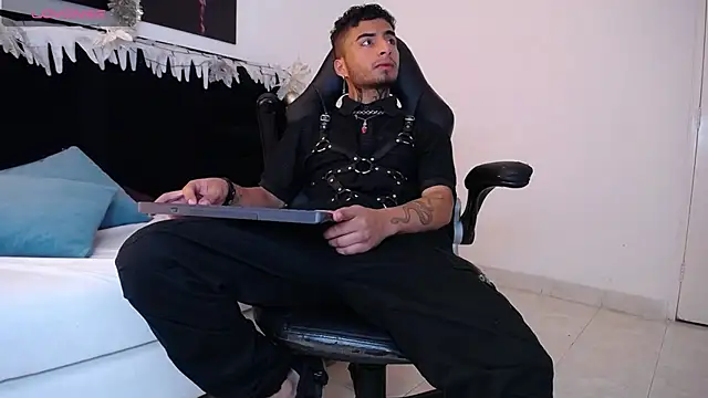 JuanCamiilo 66 online show from 29, 12, 2024