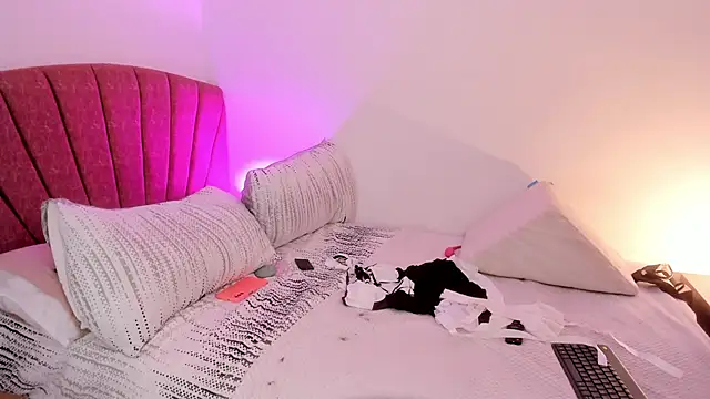 Snapshot of Melody_bonnie chatting on 6, 11, 2025 Melody bonnie online show from 6, 11, 2025