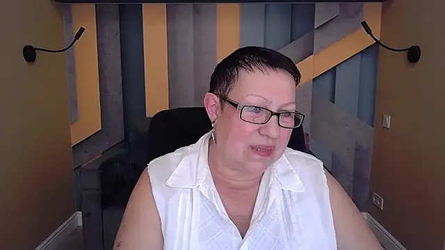 BarbaraTurners online show from 10, 11, 2025