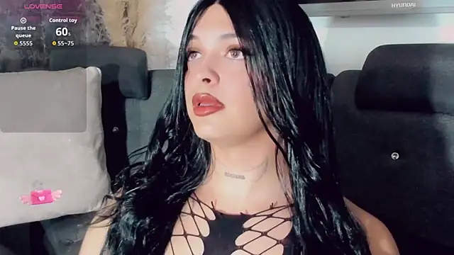 Emmaa Saenz  online show from 4, 7, 2026