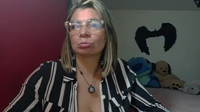 Snapshot of charlotedoll chatting on 22, 6, 2026 charlotedoll online show from 22, 6, 2026