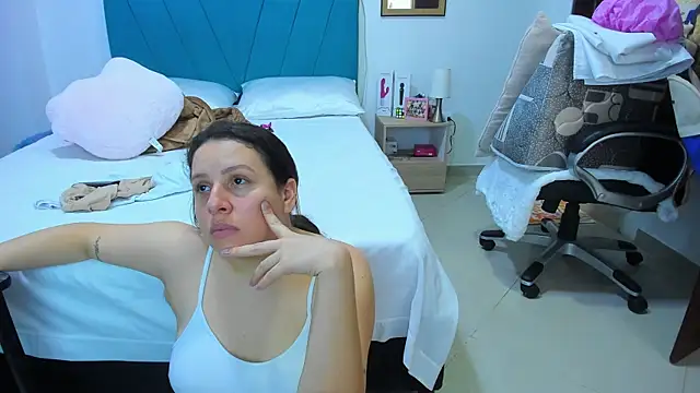 kamila lopez online show from 9, 6, 2026