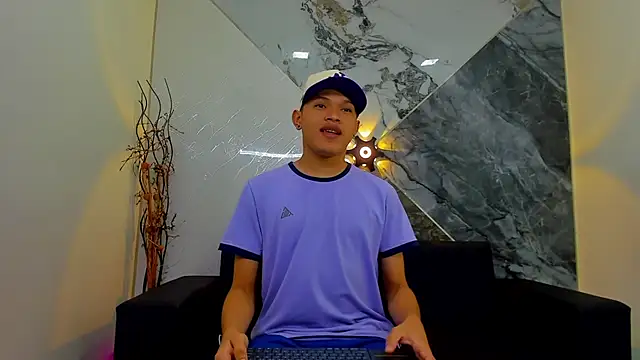 liam genner  online show from 24, 2, 2025