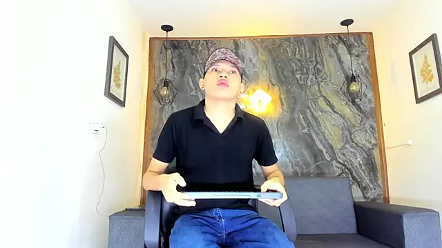 liam genner  online show from 8, 3, 2025