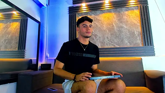 liam genner  online show from 19, 9, 2025