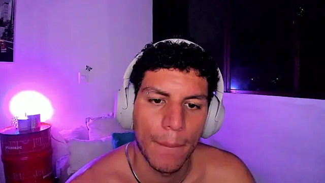 Curlblue online show from 12, 1, 2025