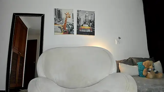 Curlblue online show from 13, 3, 2025