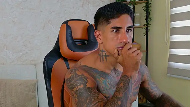 AdanReilly online show from 5, 3, 2025