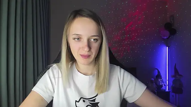 Snapshot of RouseReed chatting on 6, 1, 2025 RouseReed online show from 6, 1, 2025