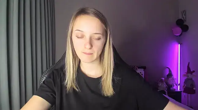 Snapshot of RouseReed chatting on 14, 1, 2025 RouseReed online show from 14, 1, 2025