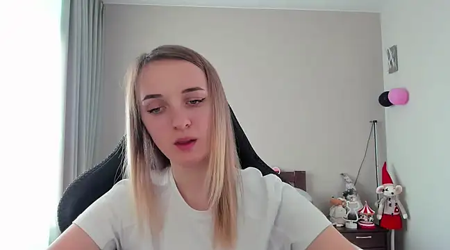 Snapshot of RouseReed chatting on 24, 2, 2025 RouseReed online show from 24, 2, 2025