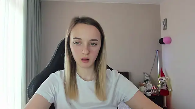 Snapshot of RouseReed chatting on 25, 2, 2025 RouseReed online show from 25, 2, 2025