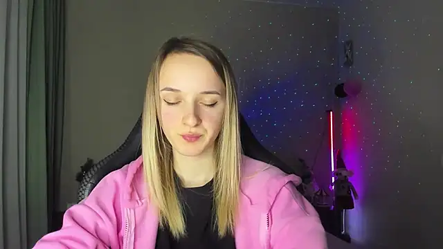 Snapshot of RouseReed chatting on 27, 2, 2025 RouseReed online show from 27, 2, 2025