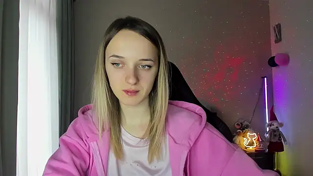 Snapshot of RouseReed chatting on 28, 2, 2025 RouseReed online show from 28, 2, 2025