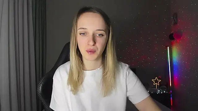 Snapshot of RouseReed chatting on 2, 3, 2025 RouseReed online show from 2, 3, 2025