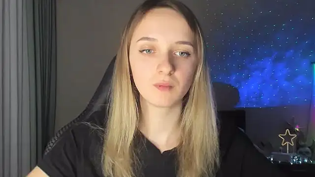 Snapshot of RouseReed chatting on 4, 3, 2025 RouseReed online show from 4, 3, 2025