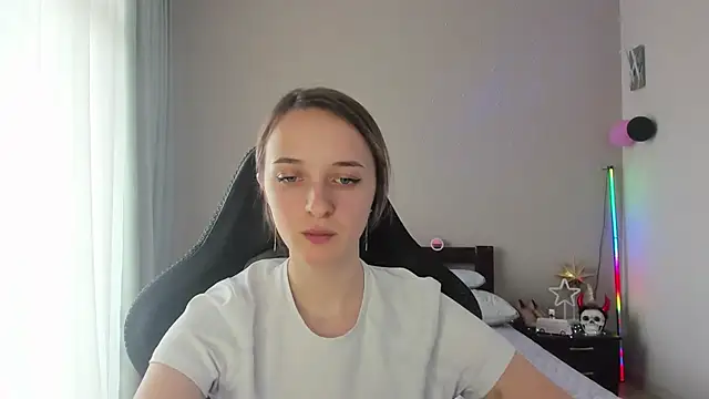 Snapshot of RouseReed chatting on 5, 3, 2025 RouseReed online show from 5, 3, 2025