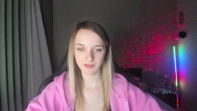 Snapshot of RouseReed chatting on 6, 3, 2025 RouseReed online show from 6, 3, 2025