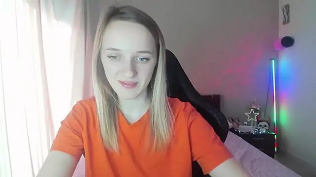 Snapshot of RouseReed chatting on 7, 3, 2025 RouseReed online show from 7, 3, 2025