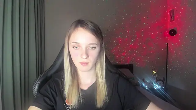 Snapshot of RouseReed chatting on 13, 3, 2025 RouseReed online show from 13, 3, 2025