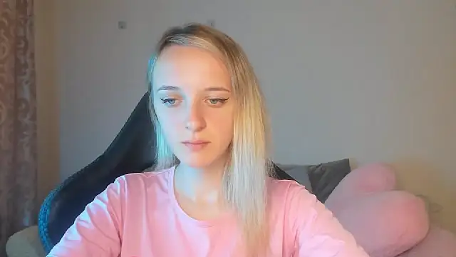 Snapshot of RouseReed chatting on 14, 9, 2025 RouseReed online show from 14, 9, 2025