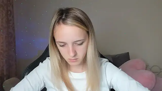 Snapshot of RouseReed chatting on 20, 9, 2025 RouseReed online show from 20, 9, 2025