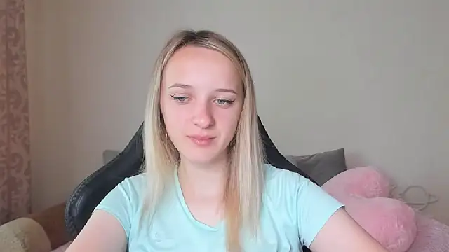 Snapshot of RouseReed chatting on 21, 9, 2025 RouseReed online show from 21, 9, 2025