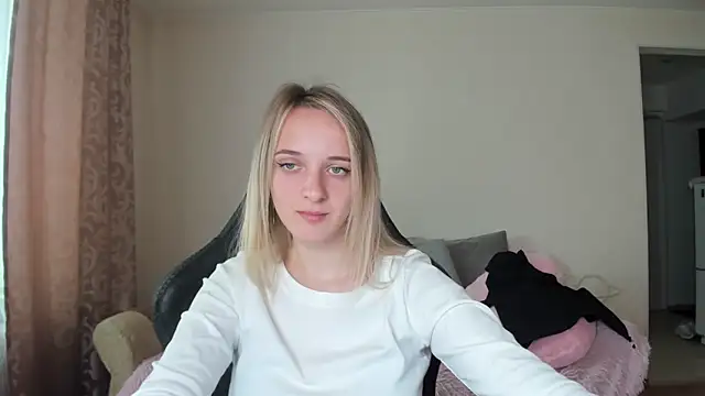 Snapshot of RouseReed chatting on 22, 9, 2025 RouseReed online show from 22, 9, 2025