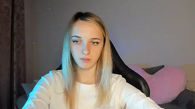 Snapshot of RouseReed chatting on 9, 10, 2025 RouseReed online show from 9, 10, 2025