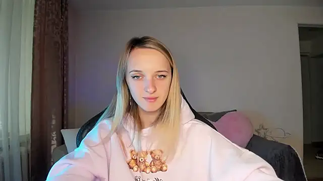 Snapshot of RouseReed chatting on 17, 10, 2025 RouseReed online show from 17, 10, 2025