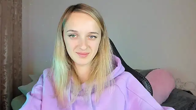 Snapshot of RouseReed chatting on 21, 10, 2025 RouseReed online show from 21, 10, 2025