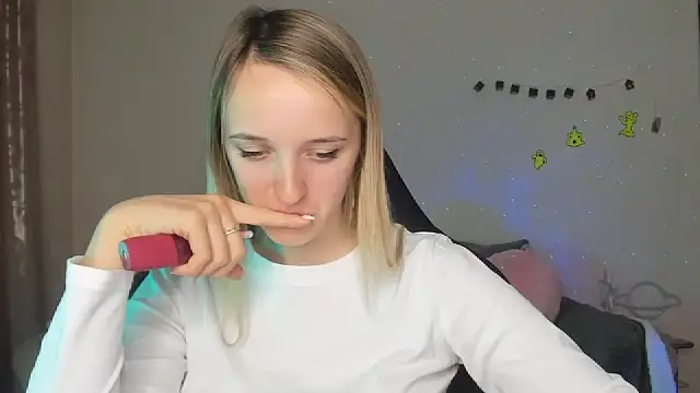 Snapshot of RouseReed chatting on 6, 11, 2025 RouseReed online show from 6, 11, 2025