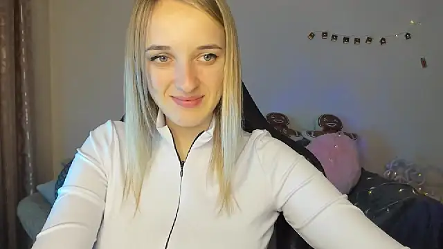 Snapshot of RouseReed chatting on 16, 11, 2025 RouseReed online show from 16, 11, 2025