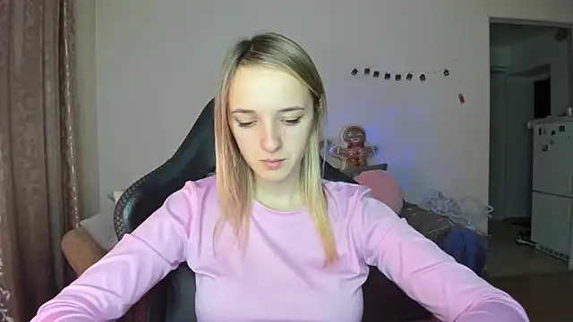 Snapshot of RouseReed chatting on 17, 11, 2025 RouseReed online show from 17, 11, 2025