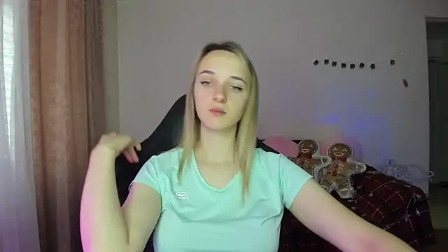 Snapshot of RouseReed chatting on 24, 11, 2025 RouseReed online show from 24, 11, 2025