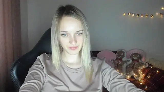 Snapshot of RouseReed chatting on 28, 11, 2025 RouseReed online show from 28, 11, 2025