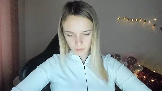 Snapshot of RouseReed chatting on 30, 11, 2025 RouseReed online show from 30, 11, 2025