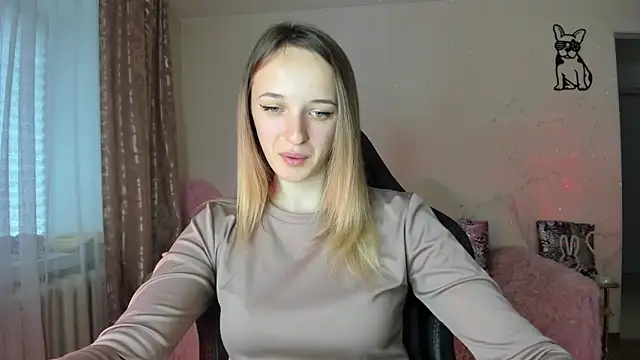 Snapshot of RouseReed chatting on 12, 5, 2026 RouseReed online show from 12, 5, 2026