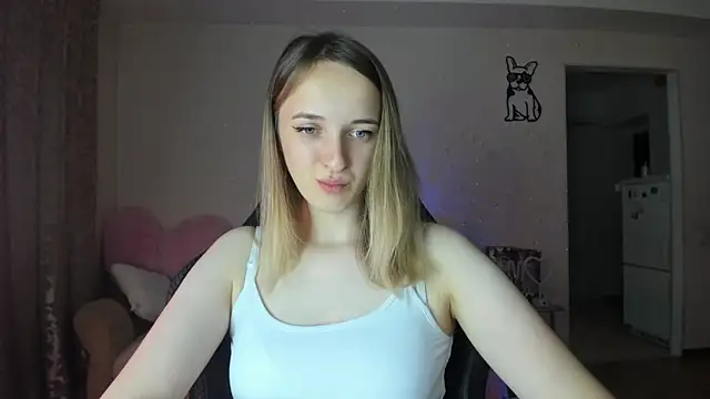 Snapshot of RouseReed chatting on 12, 6, 2026 RouseReed online show from 12, 6, 2026