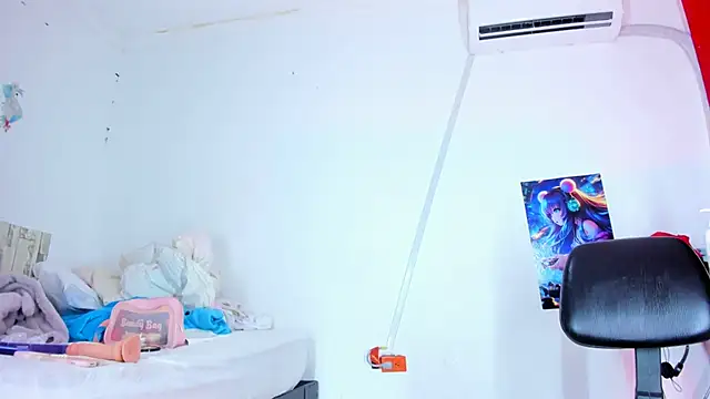 Emily Coper18 online show from 10, 3, 2025