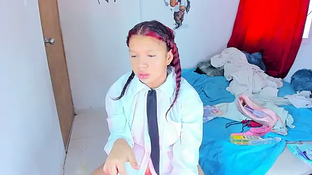 Emily Coper18 online show from 3, 10, 2025