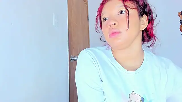 Emily Coper18 online show from 5, 10, 2025