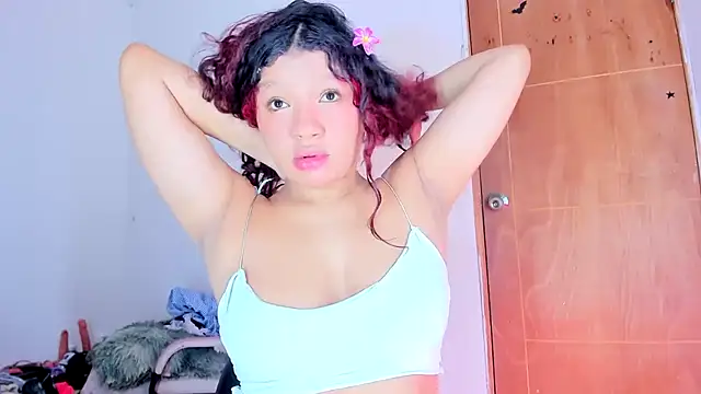 Snapshot of Emily_Coper18 chatting on 4, 5, 2026 Emily Coper18 online show from 4, 5, 2026