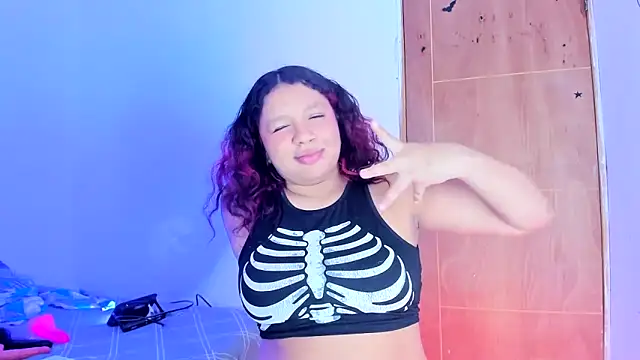 Snapshot of Emily_Coper18 chatting on 8, 6, 2026 Emily Coper18 online show from 8, 6, 2026