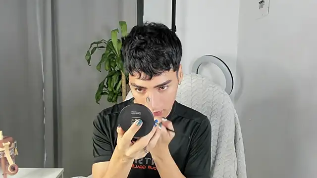 Snapshot of sebas_rose chatting on 4, 12, 2025 sebas rose online show from 4, 12, 2025