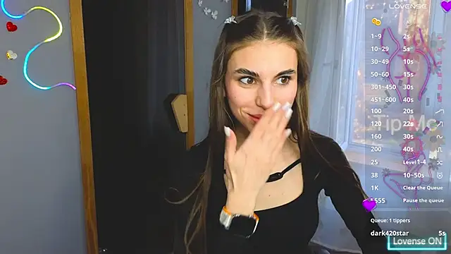 EmmyGreans online show from 7, 3, 2025