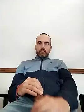 Snapshot of leon3875 chatting on 18, 12, 2024 leon3875 online show from 18, 12, 2024