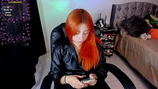 Violetaarey online show from 30, 4, 2026