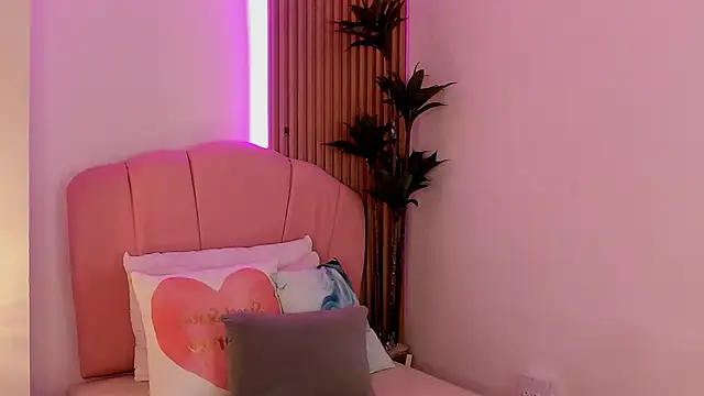 Mara Betancurt online show from 6, 4, 2026